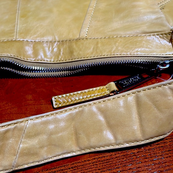 Kenneth Cole Reaction leather shoulder bag - Picture 5 of 8